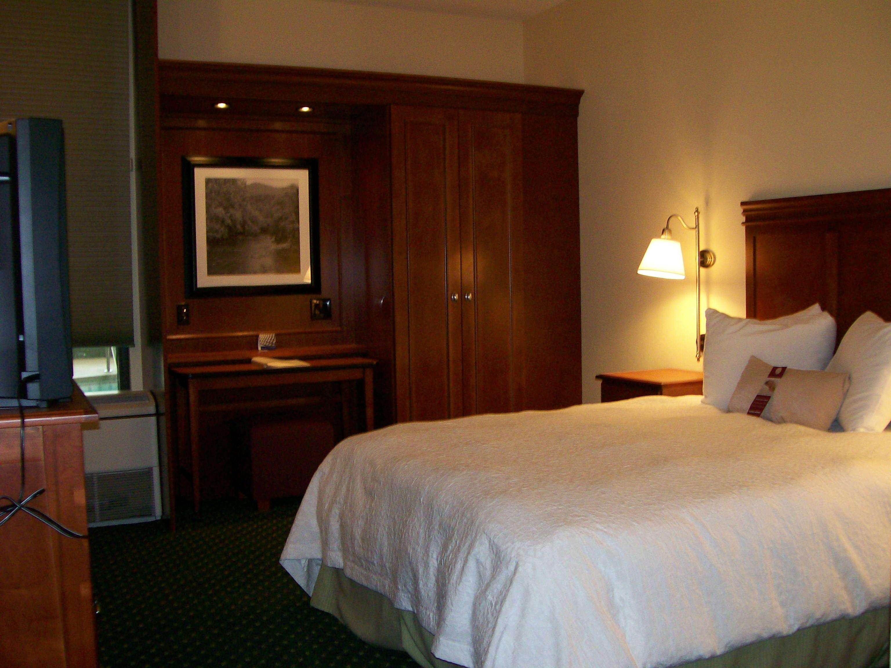 Hampton Inn Charleston Downtown Room photo
