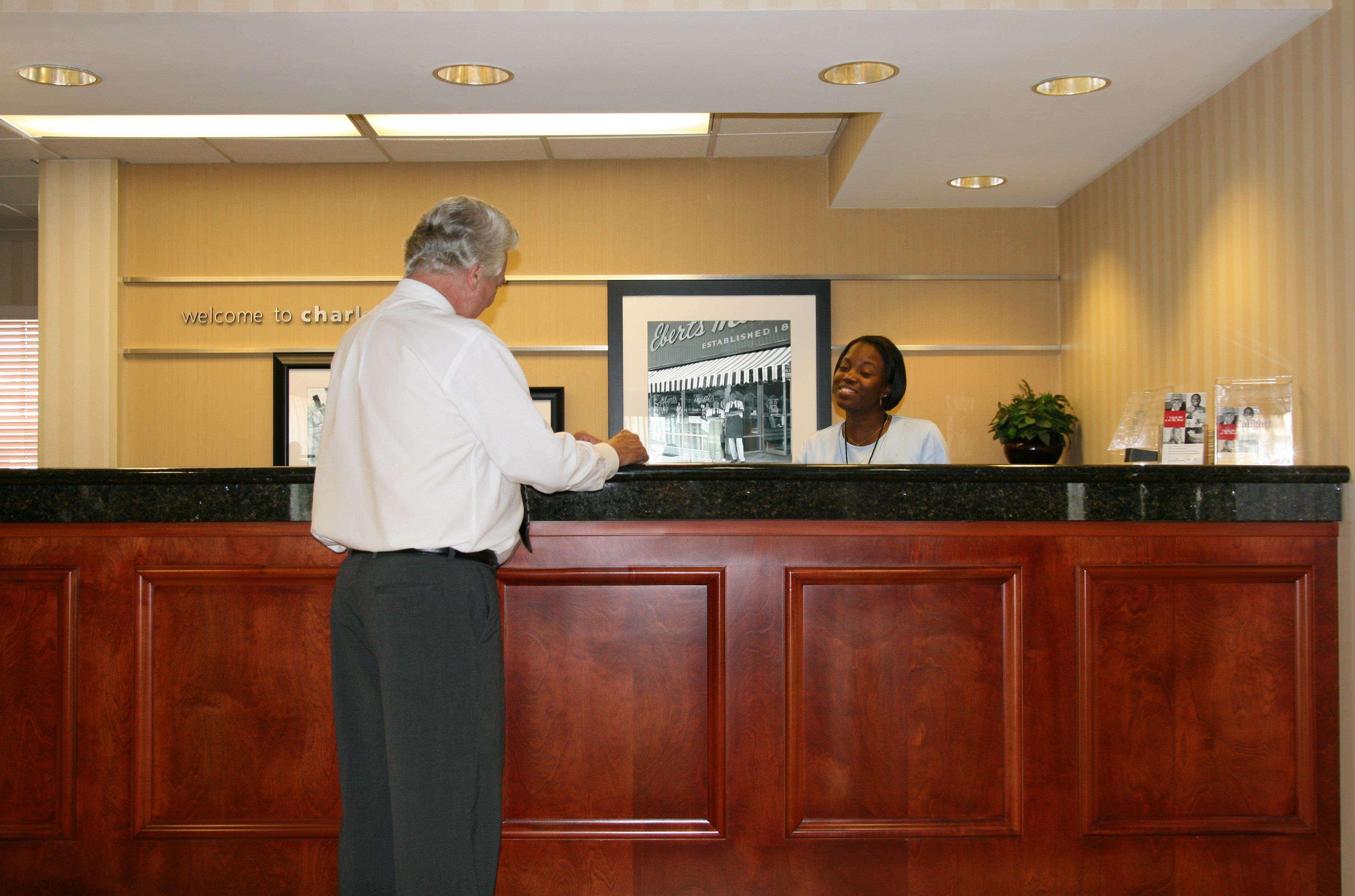 Hampton Inn Charleston Downtown Exterior photo